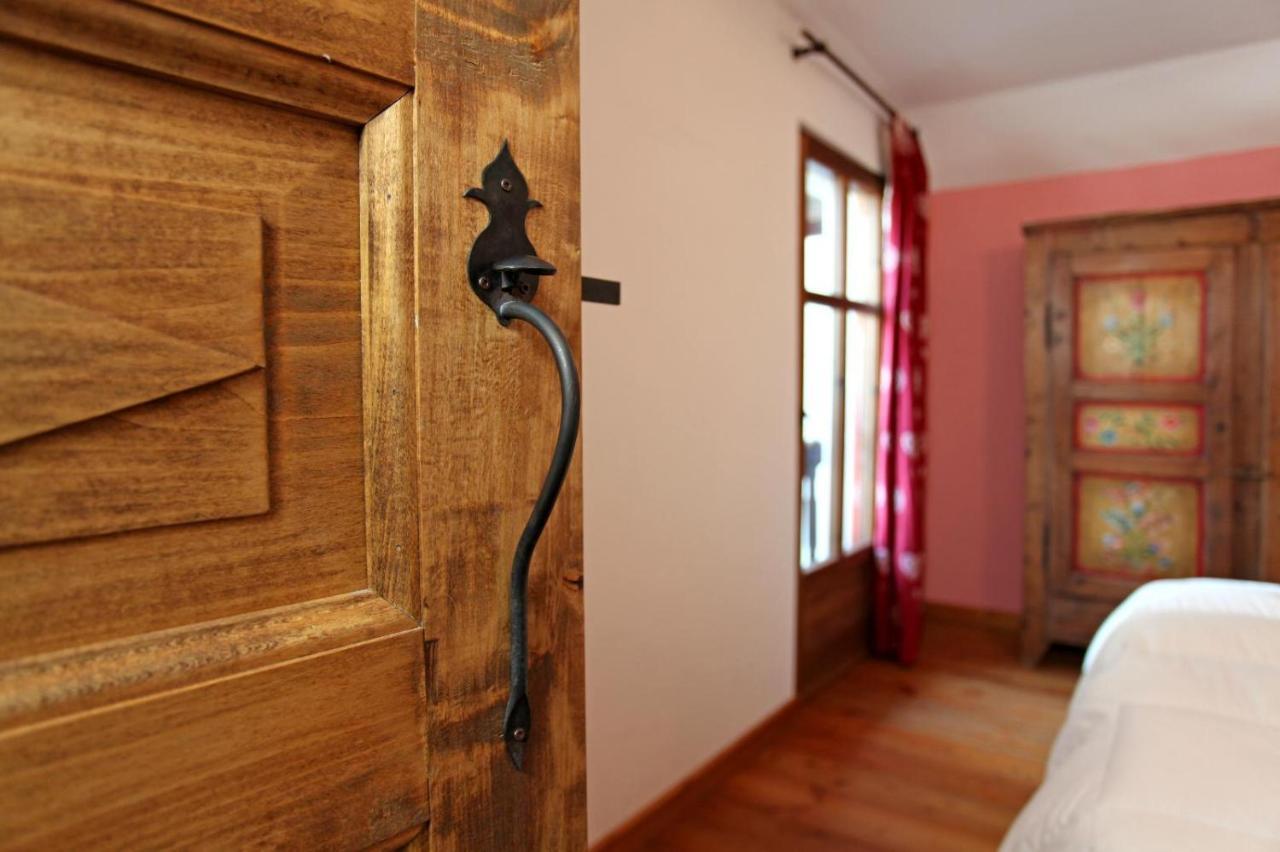 La Placette - Albergo Diffuso E Trattoria Usseaux Экстерьер фото